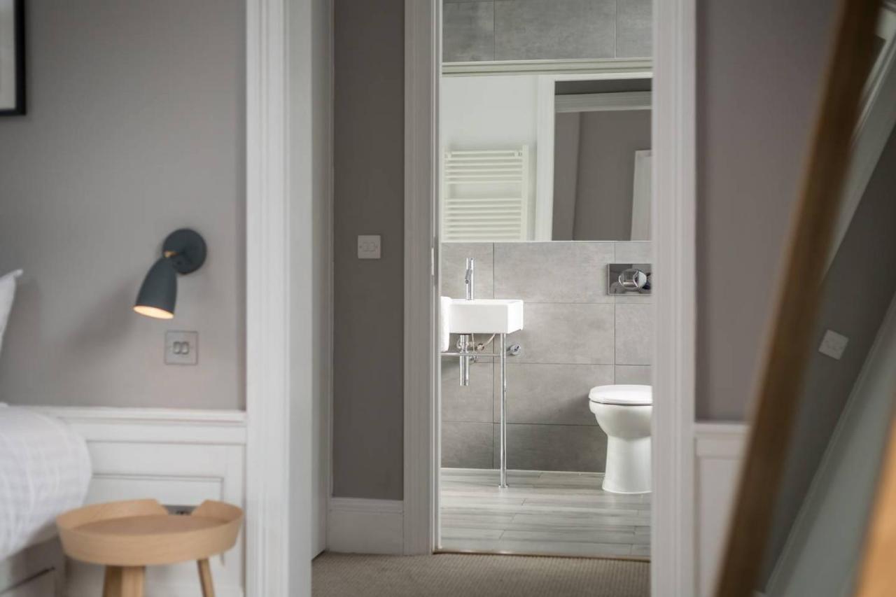 Joivy Spacious And Bright 1Bed Apt, Short Walk From Princes Street Edimburgo Exterior foto
