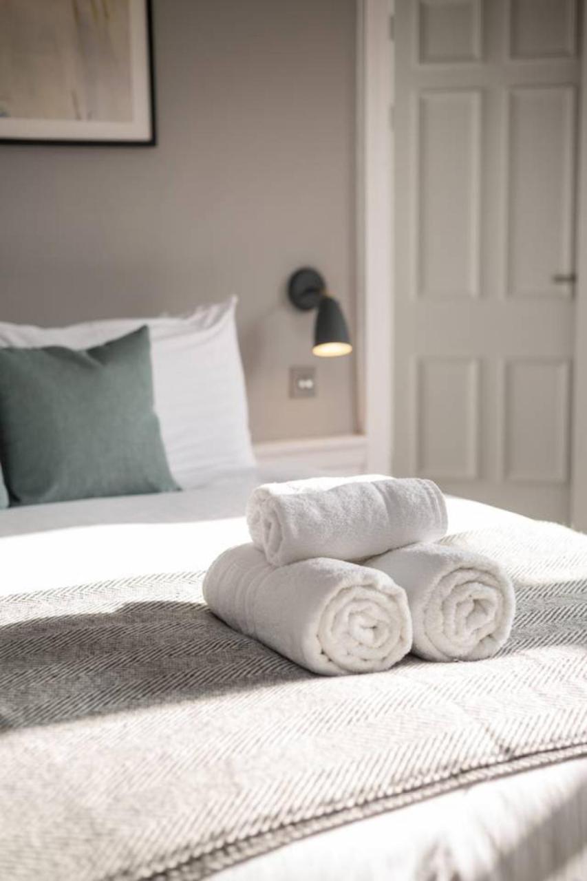 Joivy Spacious And Bright 1Bed Apt, Short Walk From Princes Street Edimburgo Exterior foto