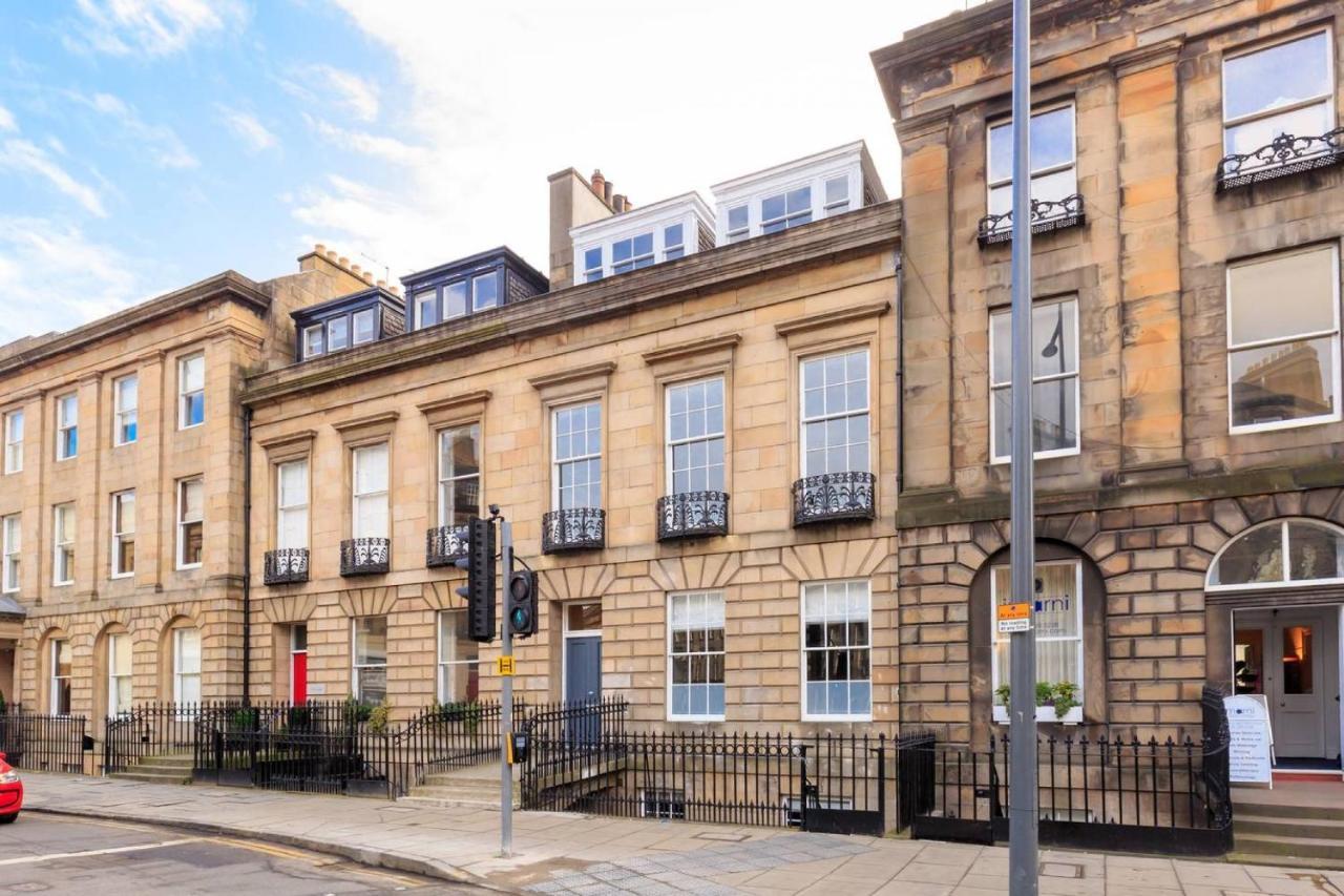 Joivy Spacious And Bright 1Bed Apt, Short Walk From Princes Street Edimburgo Exterior foto