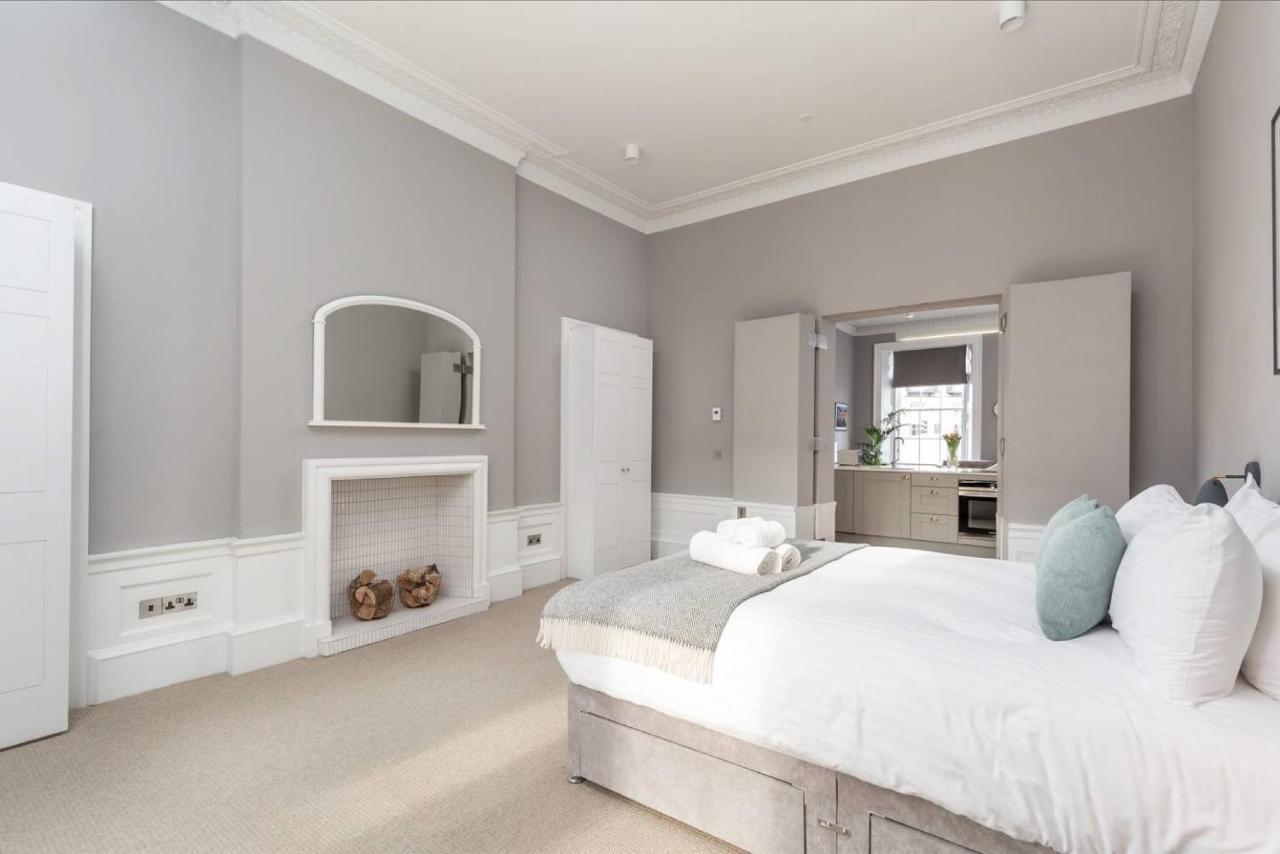 Joivy Spacious And Bright 1Bed Apt, Short Walk From Princes Street Edimburgo Exterior foto