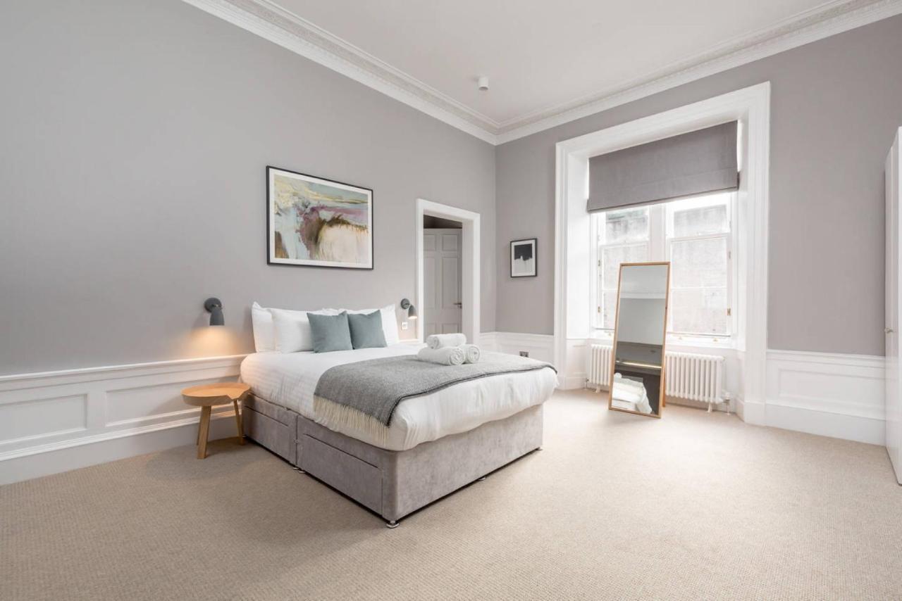 Joivy Spacious And Bright 1Bed Apt, Short Walk From Princes Street Edimburgo Exterior foto